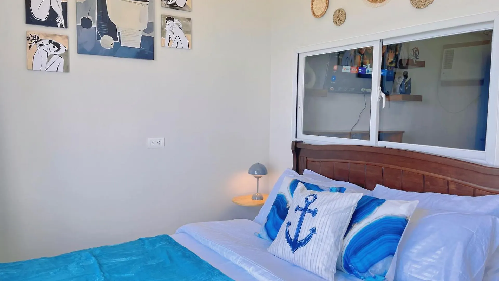 Panglao Luxury Sea View Condo, Pool, Cafe - Suite 519 Dauis Apartment
