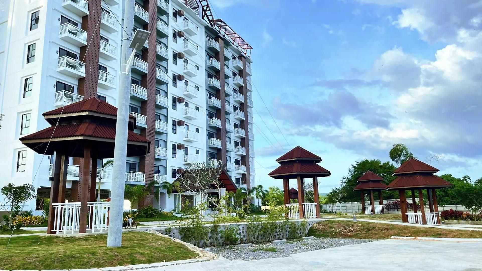 Panglao Luxury Sea View Condo, Pool, Cafe - Suite 519 Dauis Apartment