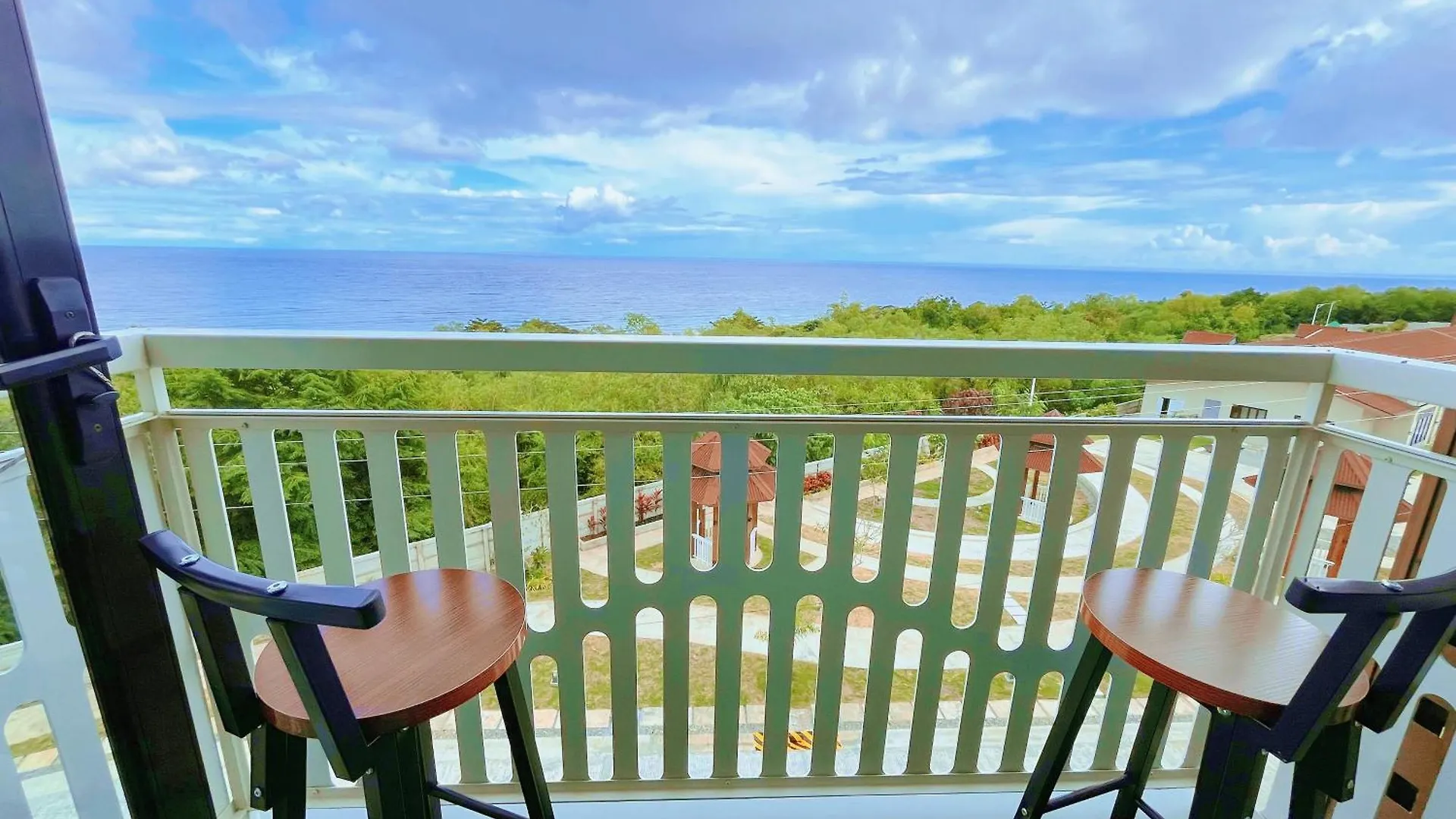 Panglao Luxury Sea View Condo, Pool, Cafe - Suite 519 Dauis
